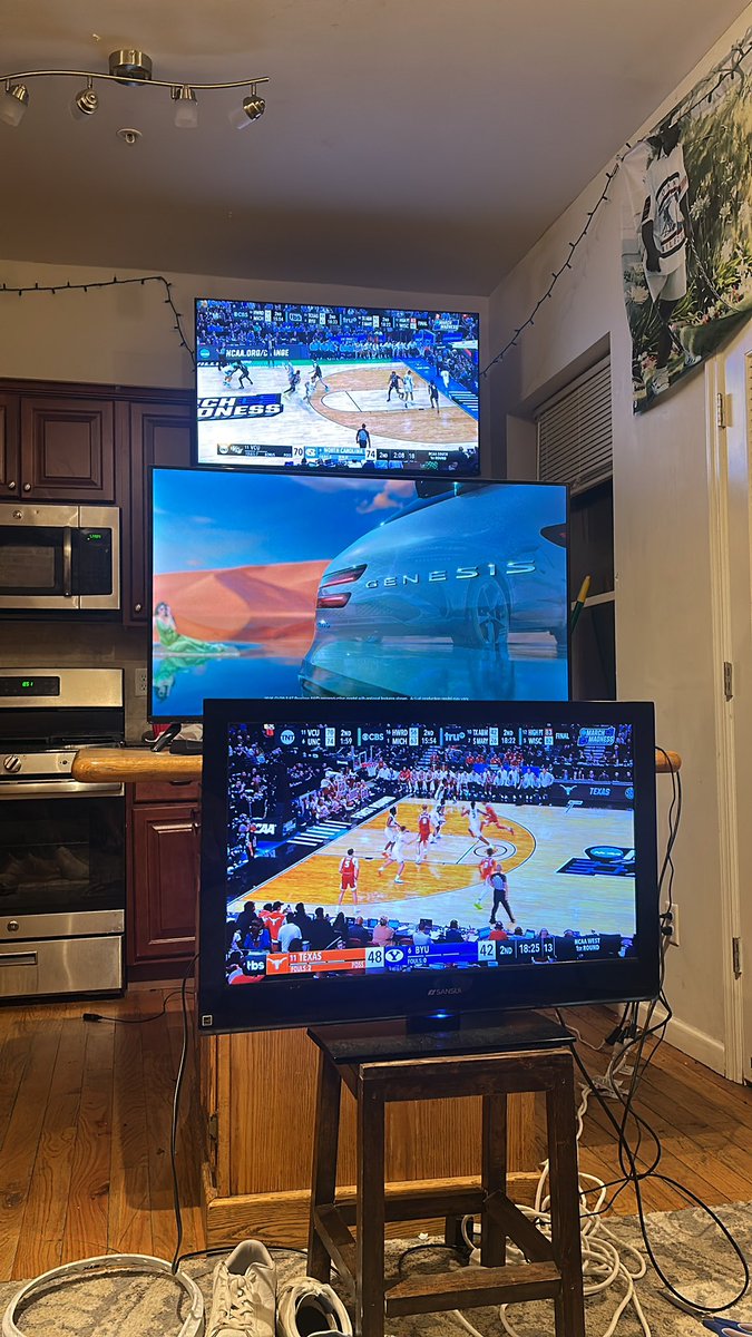 therimraper's tweet photo. Triple decker thank god it’s march https://t.co/VGtSSMnYCr