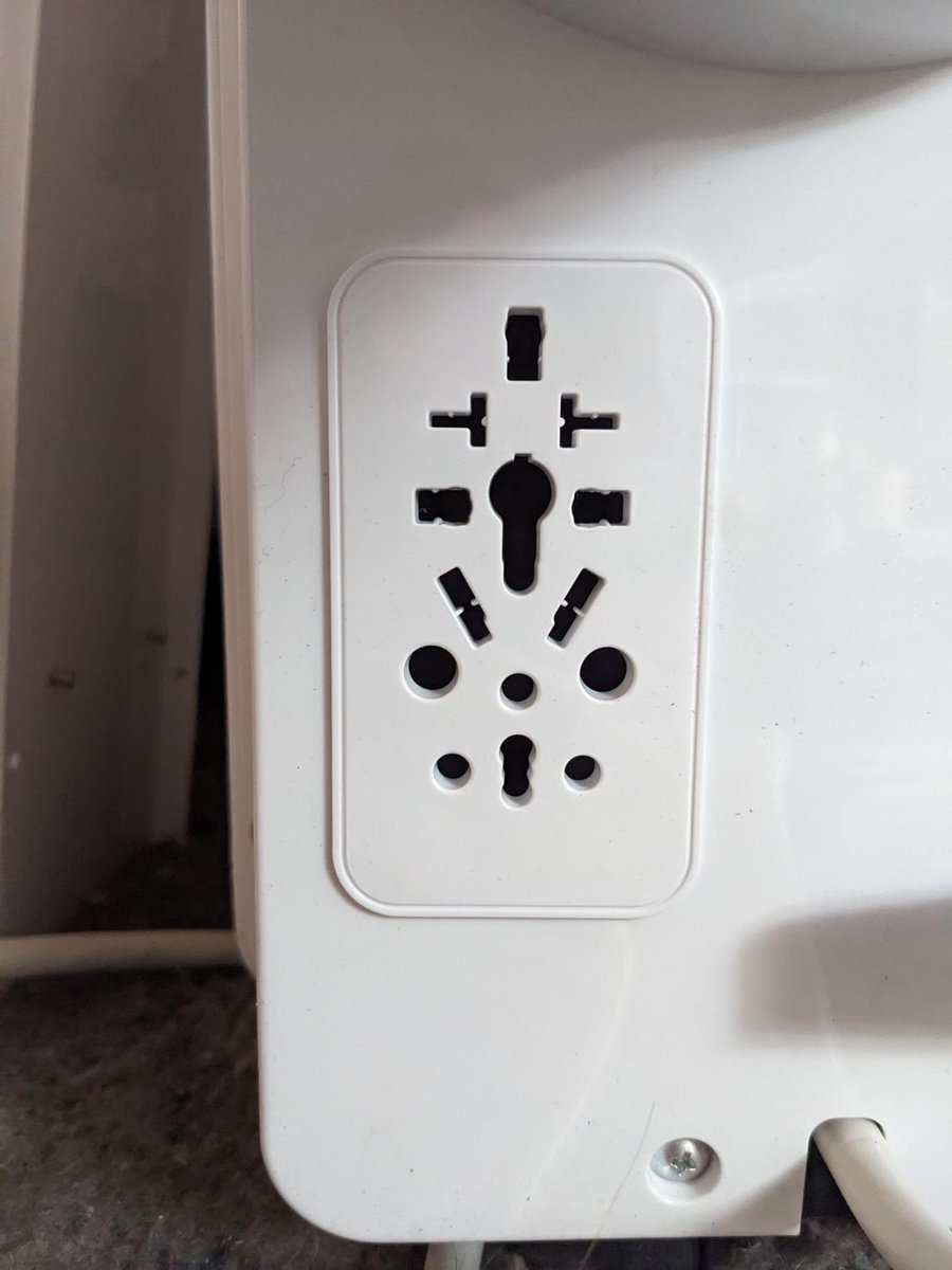 Fizkar Whizkers tweet media