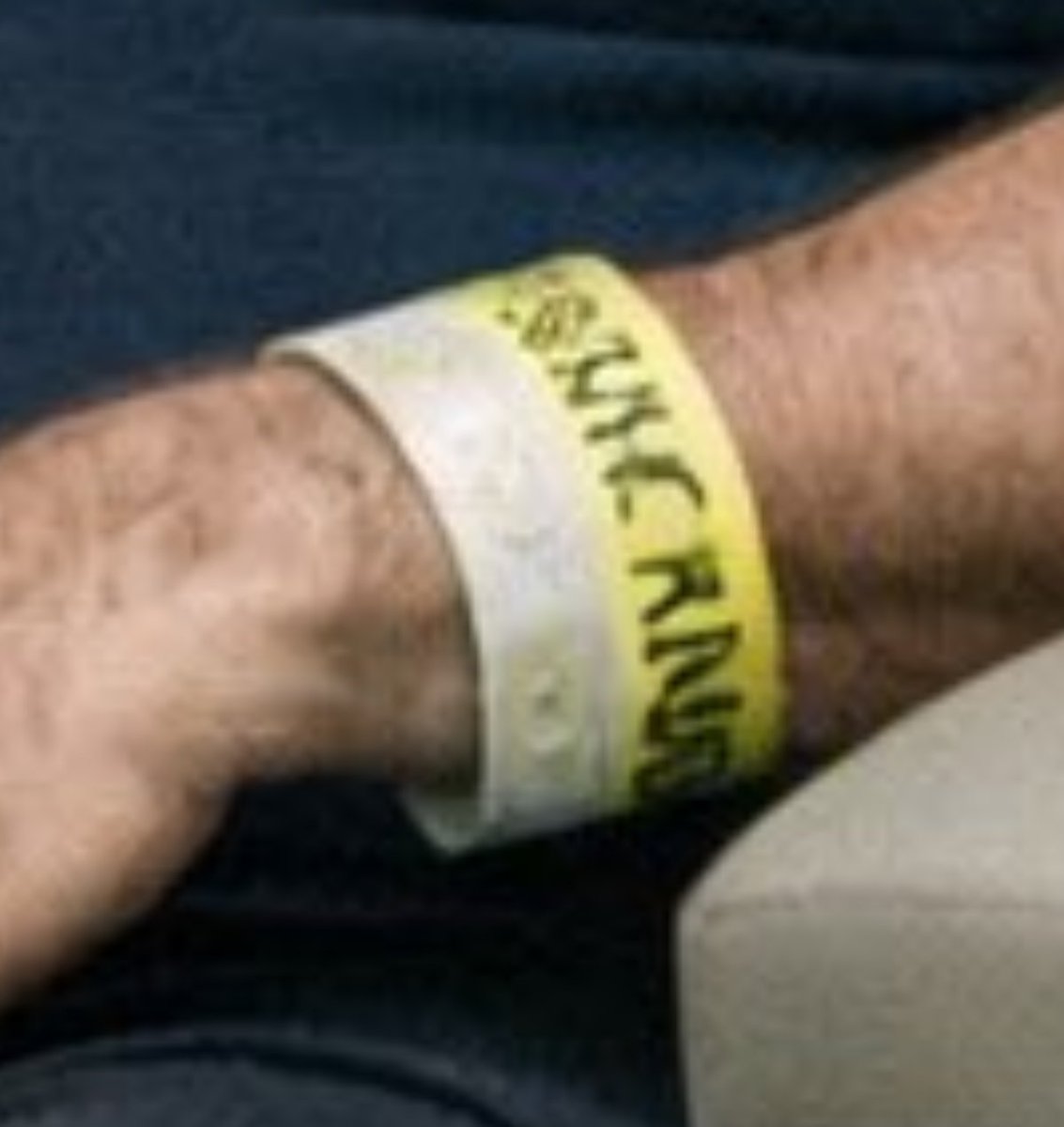 Slavnny's tweet photo. @CarlosBolsonaro E essa IA aí? https://t.co/b5ZJXYFMBa