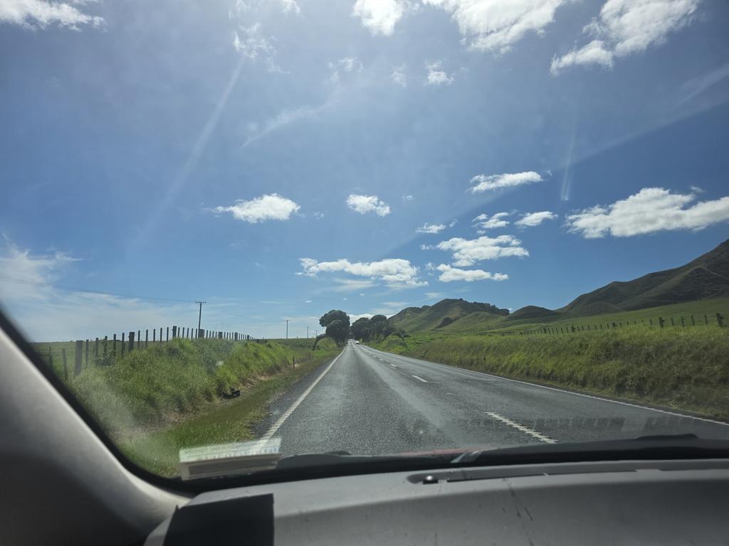 SoreafTTV tweet media