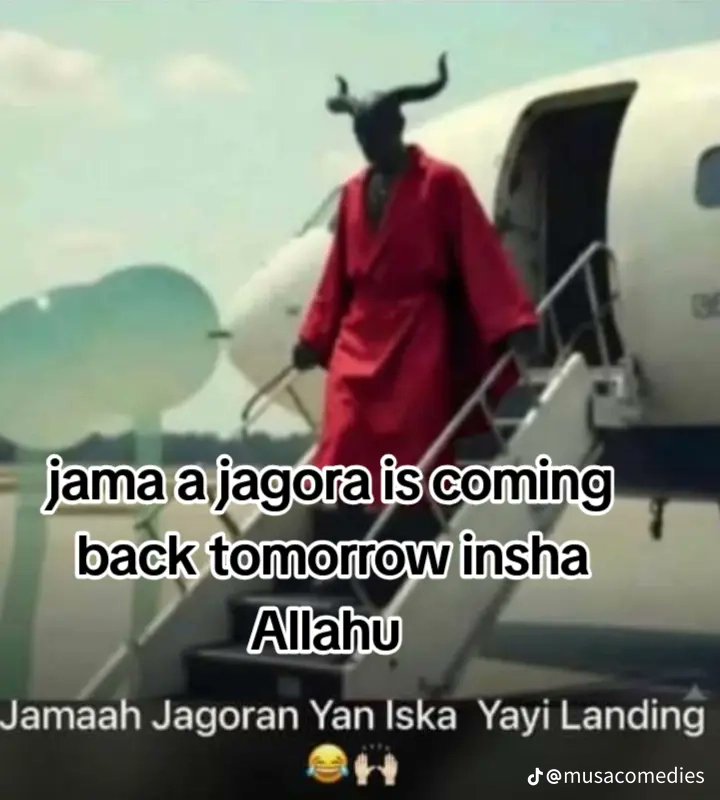 C O M R D tweet media