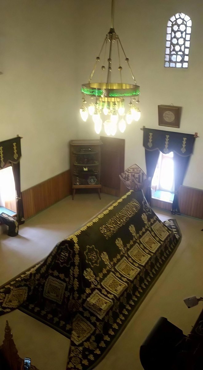 hamus_bisnev_'s tweet photo. A Tebrizli Şems, boyuna gölgenin peşinde koşup duruyorum, yoksa ben arefeyim de sen bayram mısın?
Hz. Pir Mevlâna (k.s) https://t.co/djA2FZZNTf