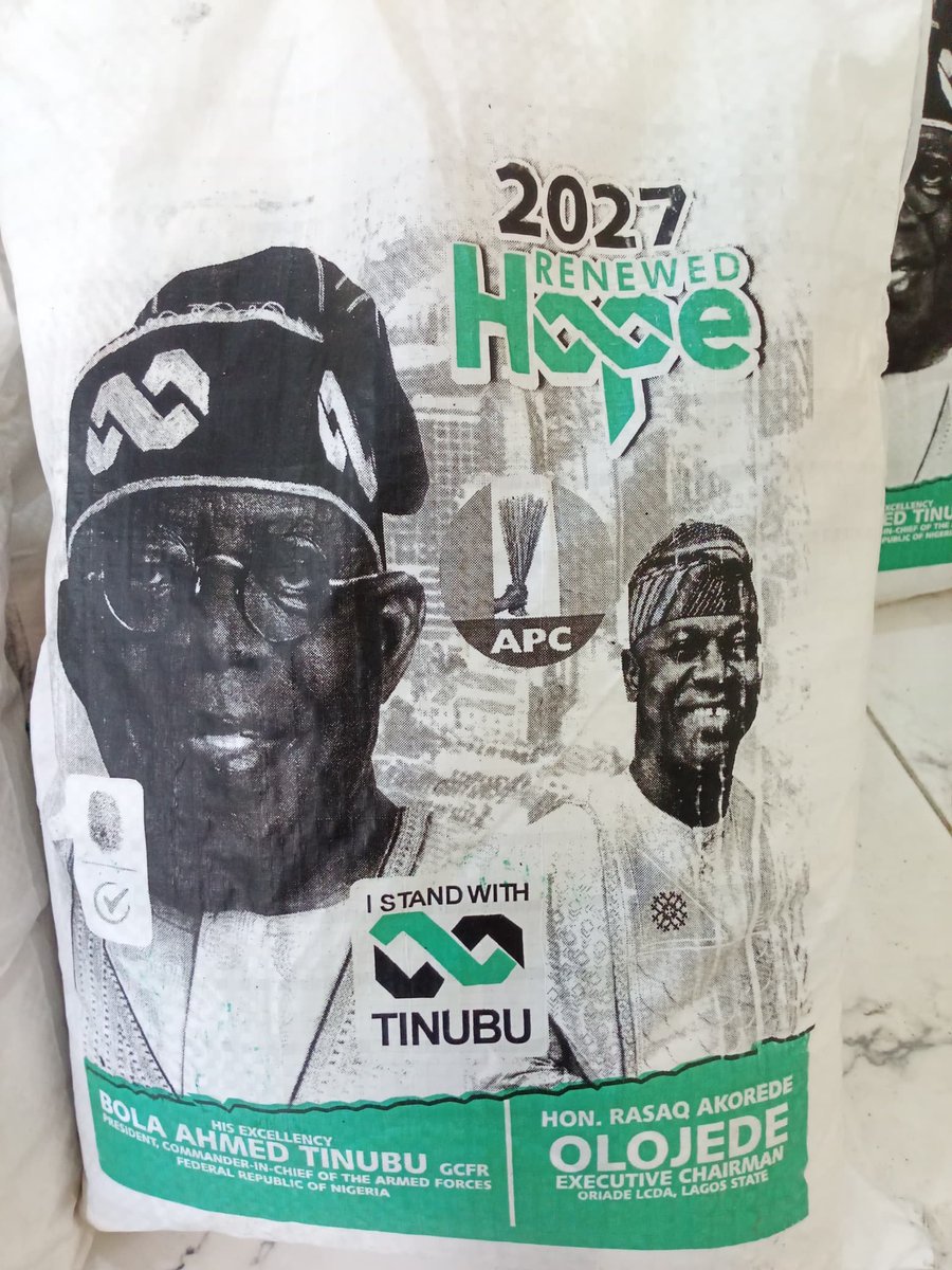 Olojede_25's tweet photo. Fueling Hope this Eid in Oriade LCDA 🌙
Eid Mubarak to my constituents! To celebrate this season of love, we’ve activated the Renewed Hope Food Banks across Oriade LCDA.

Mirroring PBAT’s vision, we are prioritizing food security and immediate relief for our people. Beyond the festivities, our commitment to your welfare remains unshakable.

Let's celebrate with joy and peace. Together, the hope is indeed renewed! 🇳🇬✨

#EidMubarak #OriadeLCDA #RenewedHope #Lagos