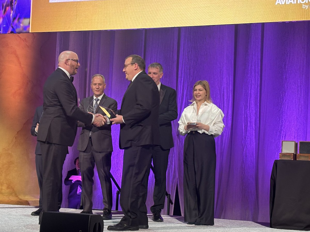 Paul Lewis tweet media