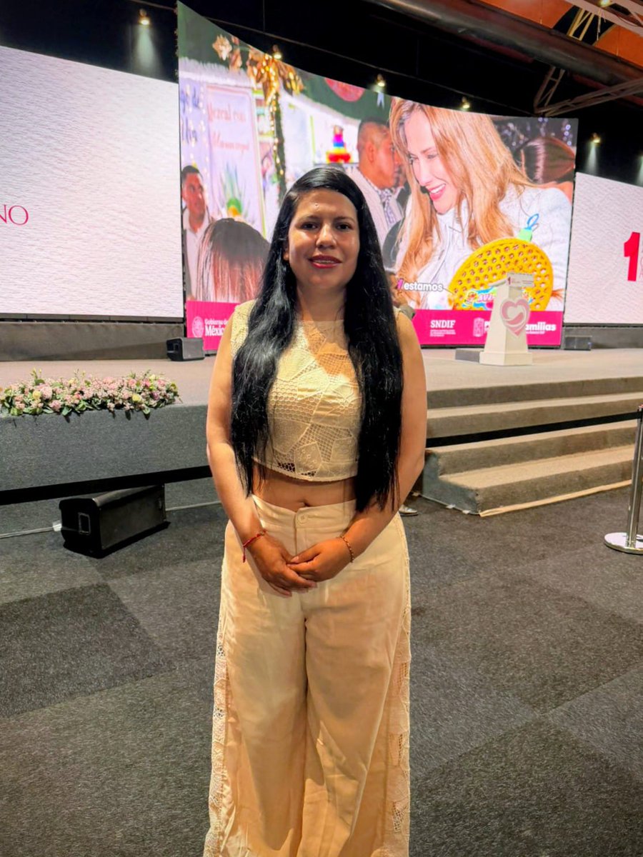 raquemedel's tweet photo. Un año que se refleja en cada historia compartida. 
Felicidades a la señora Ceci Arellano por su Primer Informe y por el trabajo cercano que transforma vidas en Puebla.
#PensarEnGrande #PorAmorAPuebla https://t.co/Tywz0taVyU
