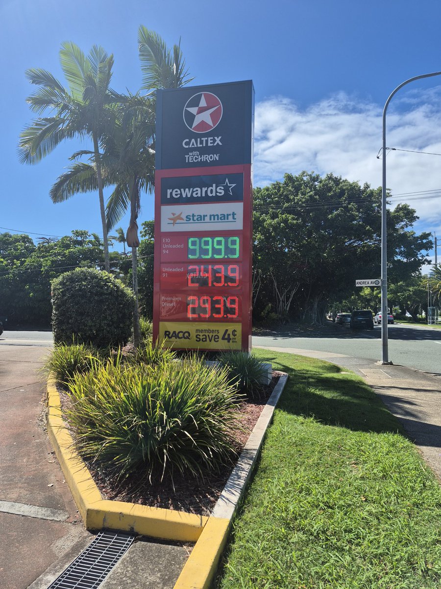 mryansisland's tweet photo. Only at the #GoldCoast  T E Peter's dr #Catex humour or just price #Gouging #ACCC It's time to look at crooked operators https://t.co/QjoVOGSqw3
