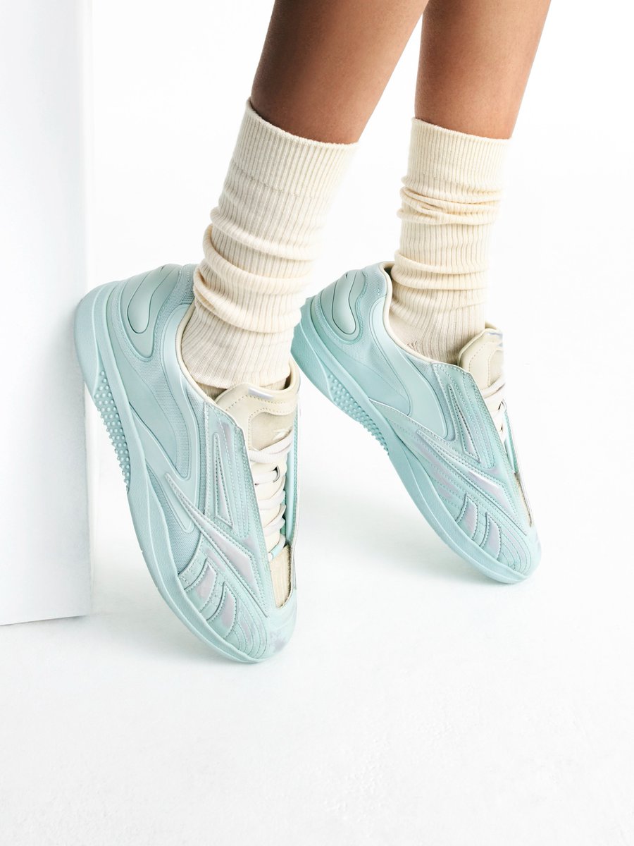 SneakerAlert tweet media