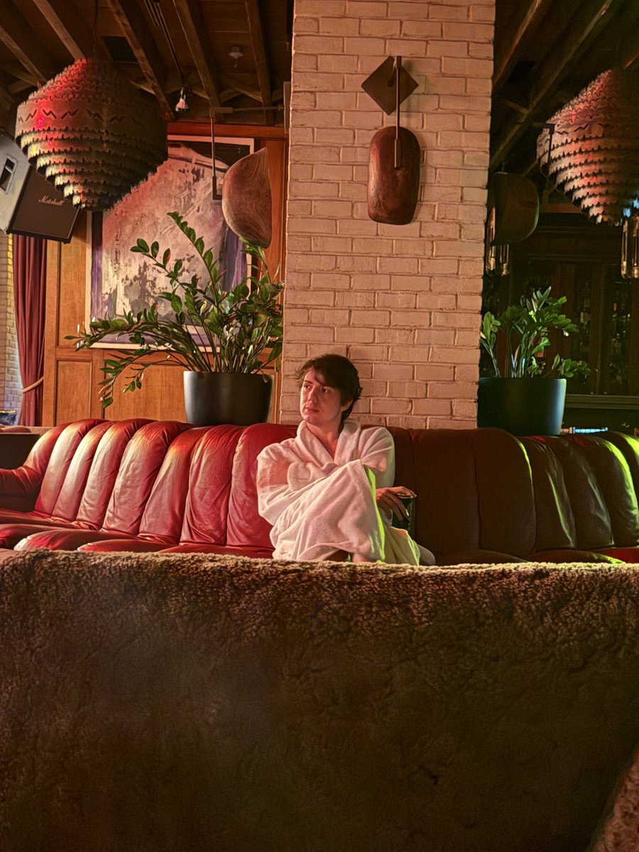 clementine tweet media