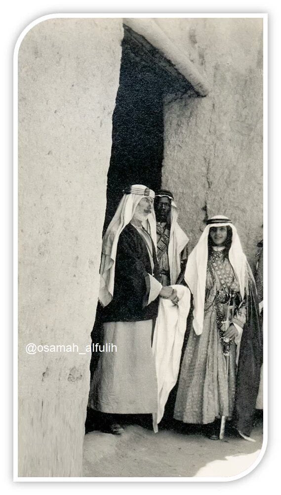 dalham22's tweet photo. @rwks518242 @quiie__ @Joans2026 @lliixraa @Demugravi @gutsd_ @Orchid00011 @hhmanssur وتوليهم لامارات القرى بطلب من الدولة الجبرية 
وعندك مثال اخر مثلا الشعلان شيوخ  الروله بدو 
لكن امير الجوف سطام الشعلان هل يعتبر حضري واخوانه بدو https://t.co/CpAsNjSKKH