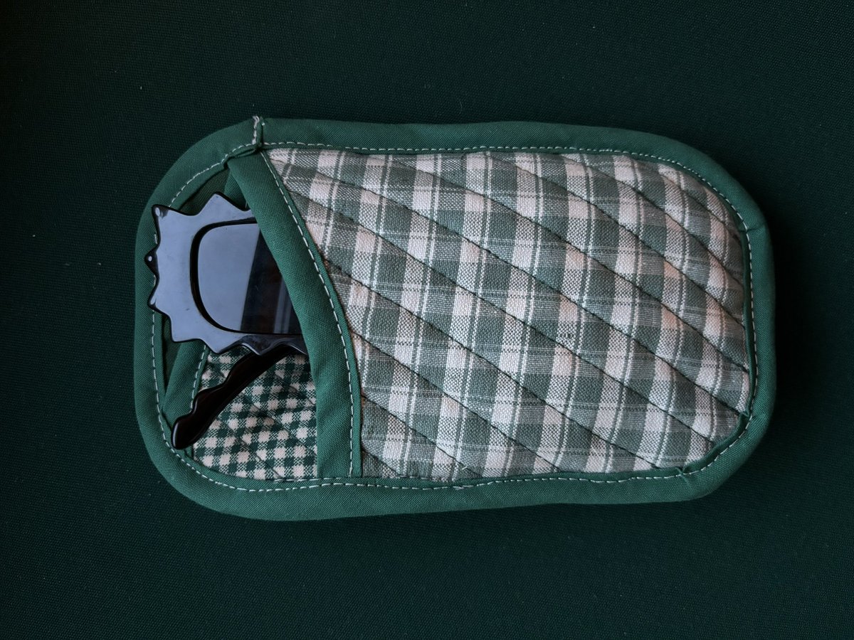 non binary dilly bar tweet media