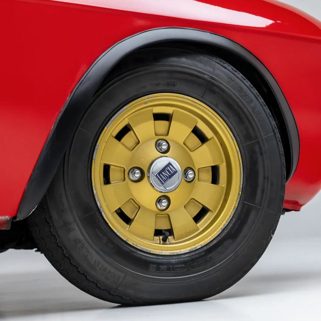 Bring a Trailer tweet media