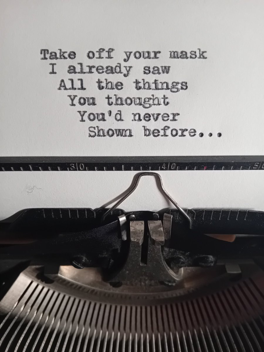 EmmaRugg's tweet image. Take off your... #typewriter #typewritten