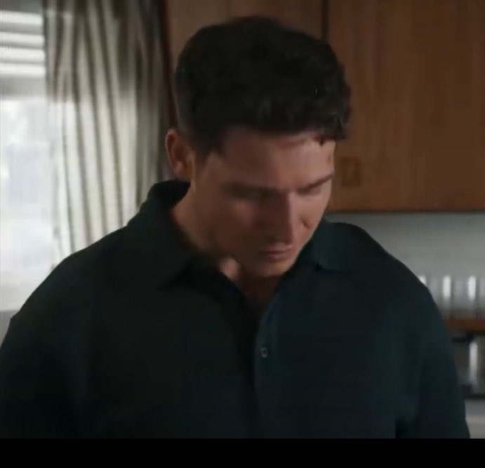 scxrbus's tweet photo. buck dropping the act as soon as eddie turned away from him and then immediately trying to put the mask back on so he can pretend to be okay for eddie and chris because he doesn't want them to worry :( #911onABC https://t.co/Owi93AZO3D