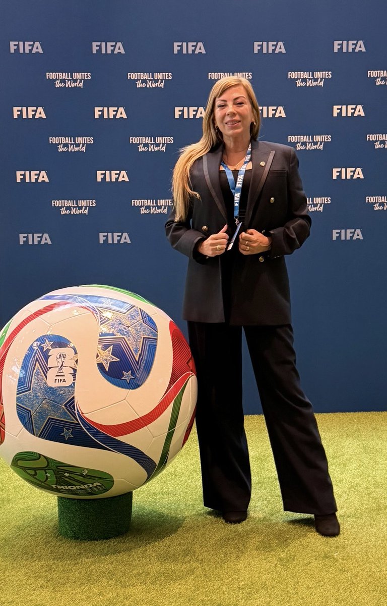 paula_ojedaok's tweet photo. De la formación a la implementación.
La salvaguarda en el fútbol implica transformar estándares en prácticas concretas.
Desde la @afa, en línea con los estándares de @FIFAcom , ese es el camino.

#FIFAGuardians #Safeguarding https://t.co/RxvXhdpJuG