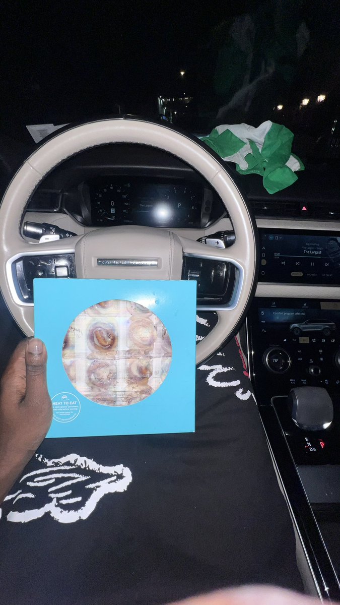 Young Prince 👑🎤 tweet media