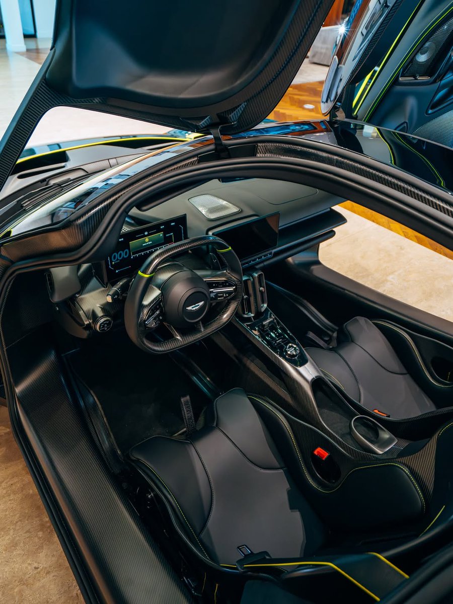 COMPETITION tweet media