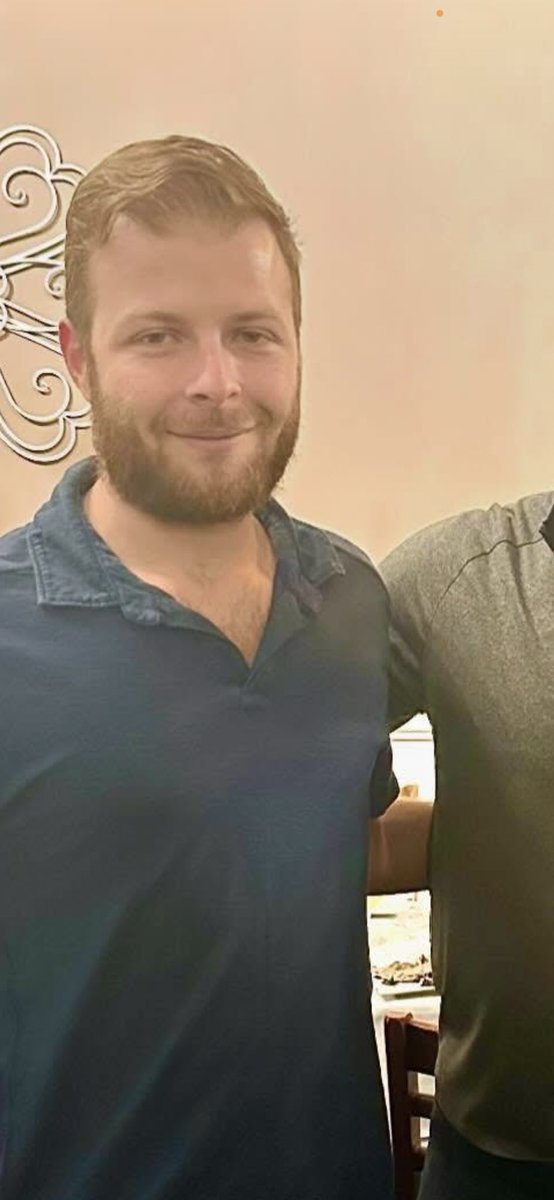 justkailinx's tweet photo. No way this is the guy calling me ugly. Why’s he look like he’s actively trying not to shit his pants. Vinnie is clenching his ass so hard lmao @ItzVCiPz https://t.co/IrQCZmo3G4