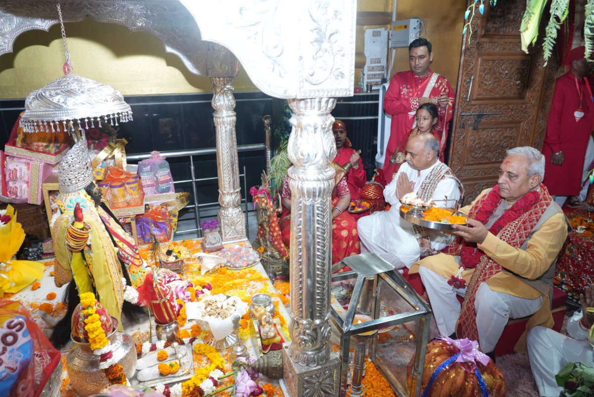 RanbirGangwa's tweet photo. गत रात्रि चैत्र नवरात्रि के पावन पर्व के प्रथम दिवस पर श्री देवीकूप माँ भद्रकाली शक्तिपीठ में माता के श्रीचरणों में हाजिरी लगाकर पूजा-अर्चना की एवं प्रदेशवासियों की सुख-समृद्धि व खुशहाली की कामना की।
जय माता दी! https://t.co/flayOc59uD