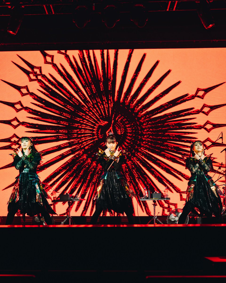 BABYMETAL tweet media