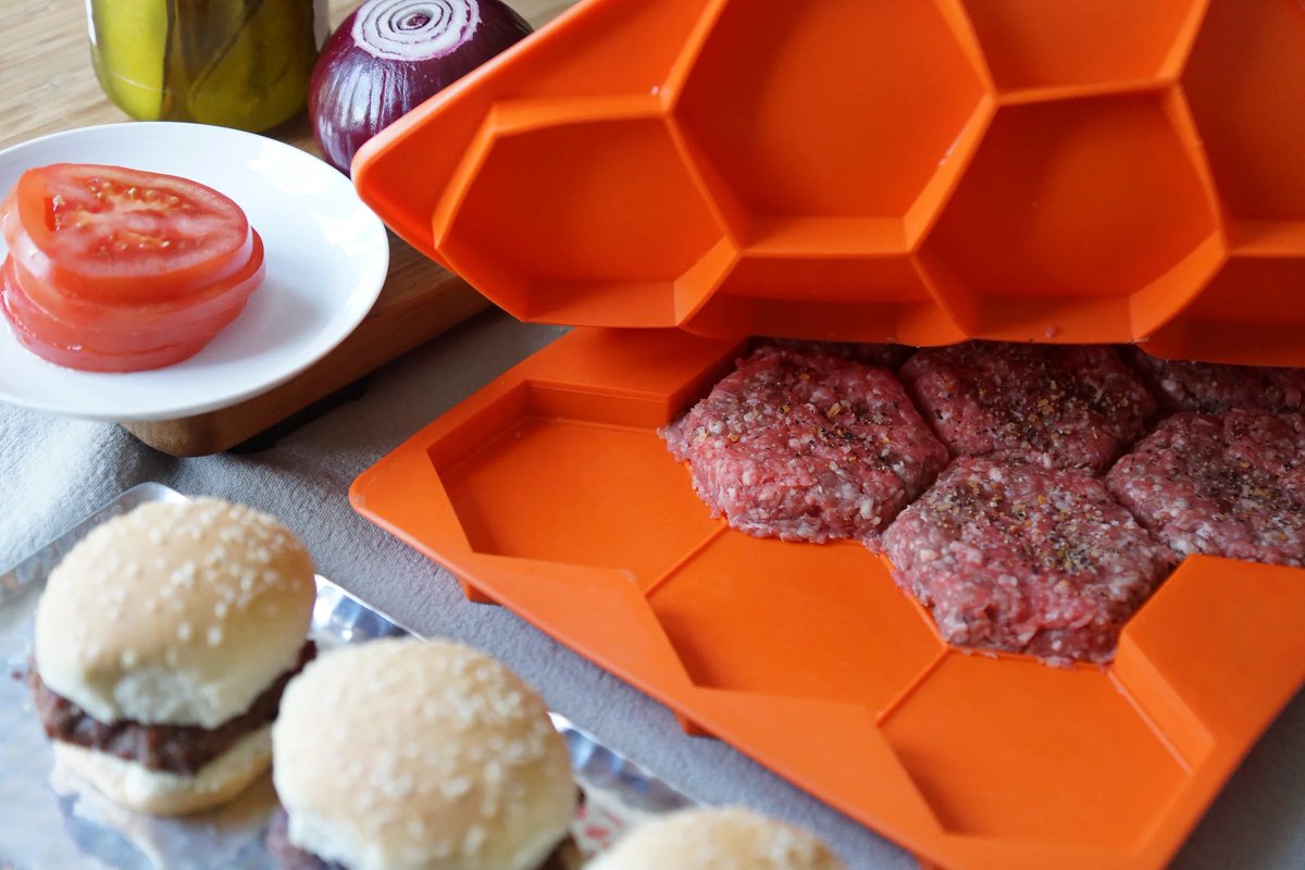 A Man In Red tweet media