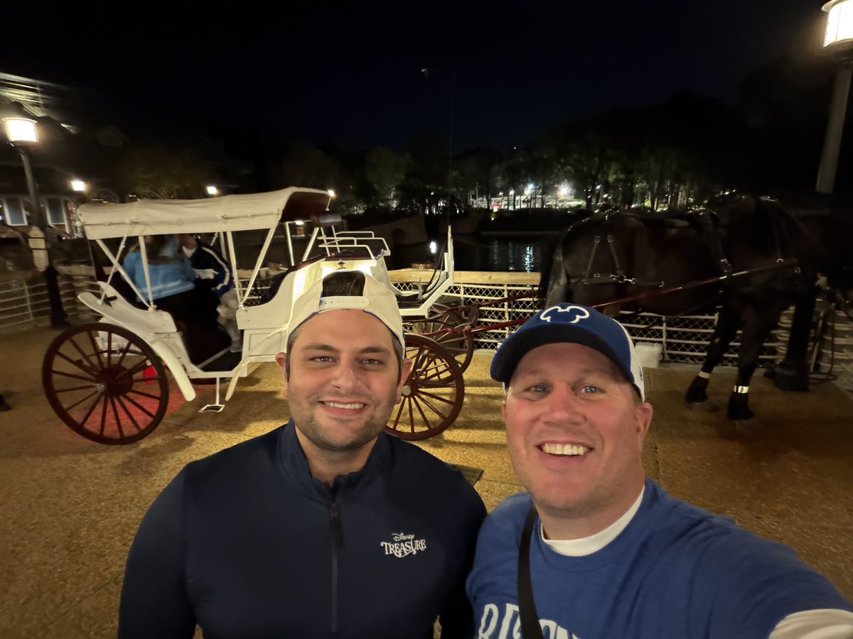 DisneyClipsGuy tweet media