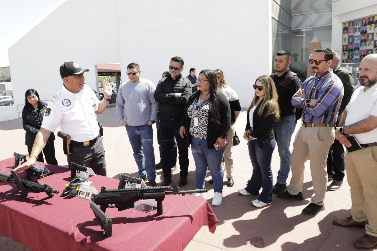 Personajes tweet media