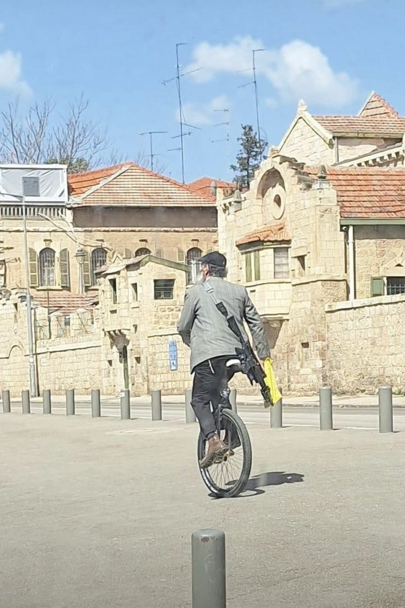 Uri Israel tweet media