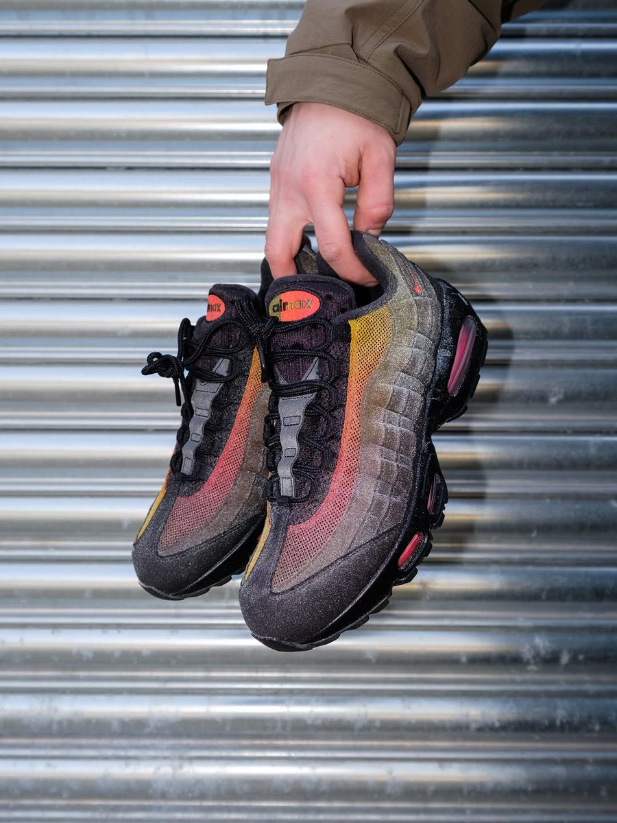 JustFreshKicks tweet media