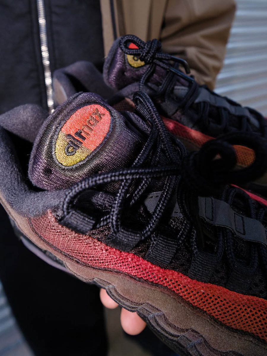 JustFreshKicks tweet media