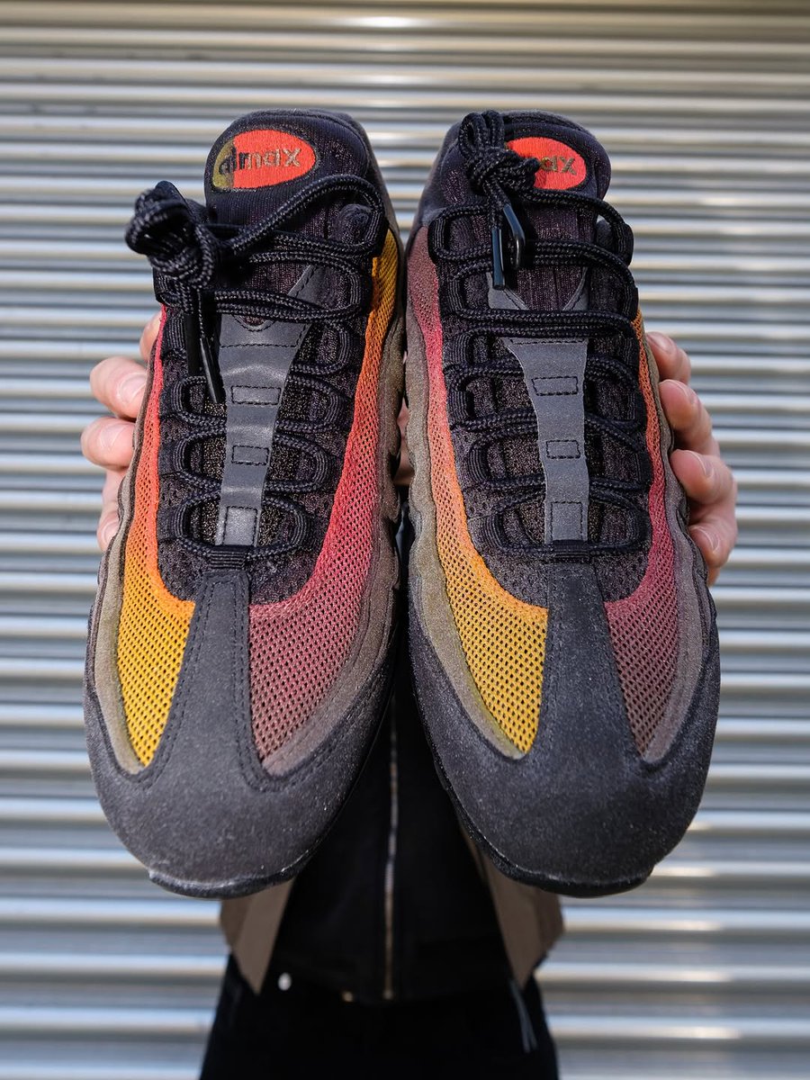 JustFreshKicks tweet media