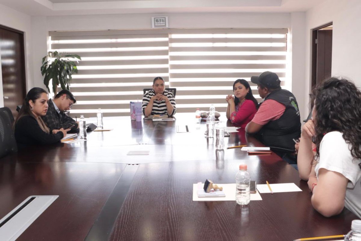 alhely_arronis's tweet photo. Estamos trabajando con el municipio de Jocotitlán para impulsar acciones en materia ambiental en beneficio de las familias de la comunidad.

Agradezco a la Presidenta Municipal, Leilani Aylin López González, por su disposición y compromiso para fortalecer el trabajo coordinado en favor del medio ambiente.

#ElPoderDeServir