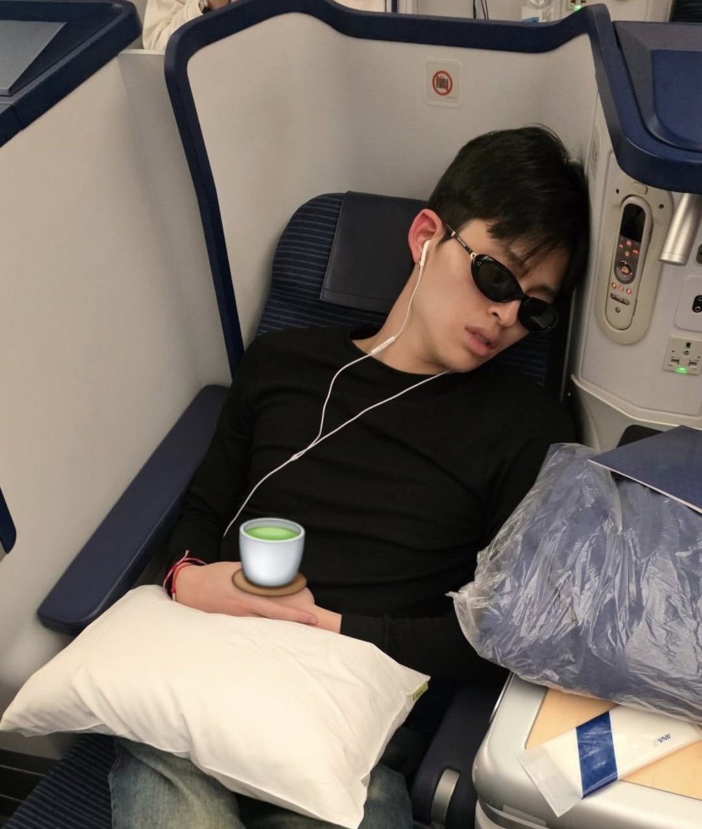 แล้วทำไมตอนหลับปอนด์หูแดง ในหูฟังฟัง All In รึ