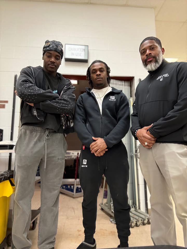 MamaTron_210 tweet media