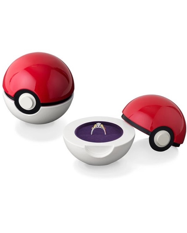 The Collectibles Guru tweet media