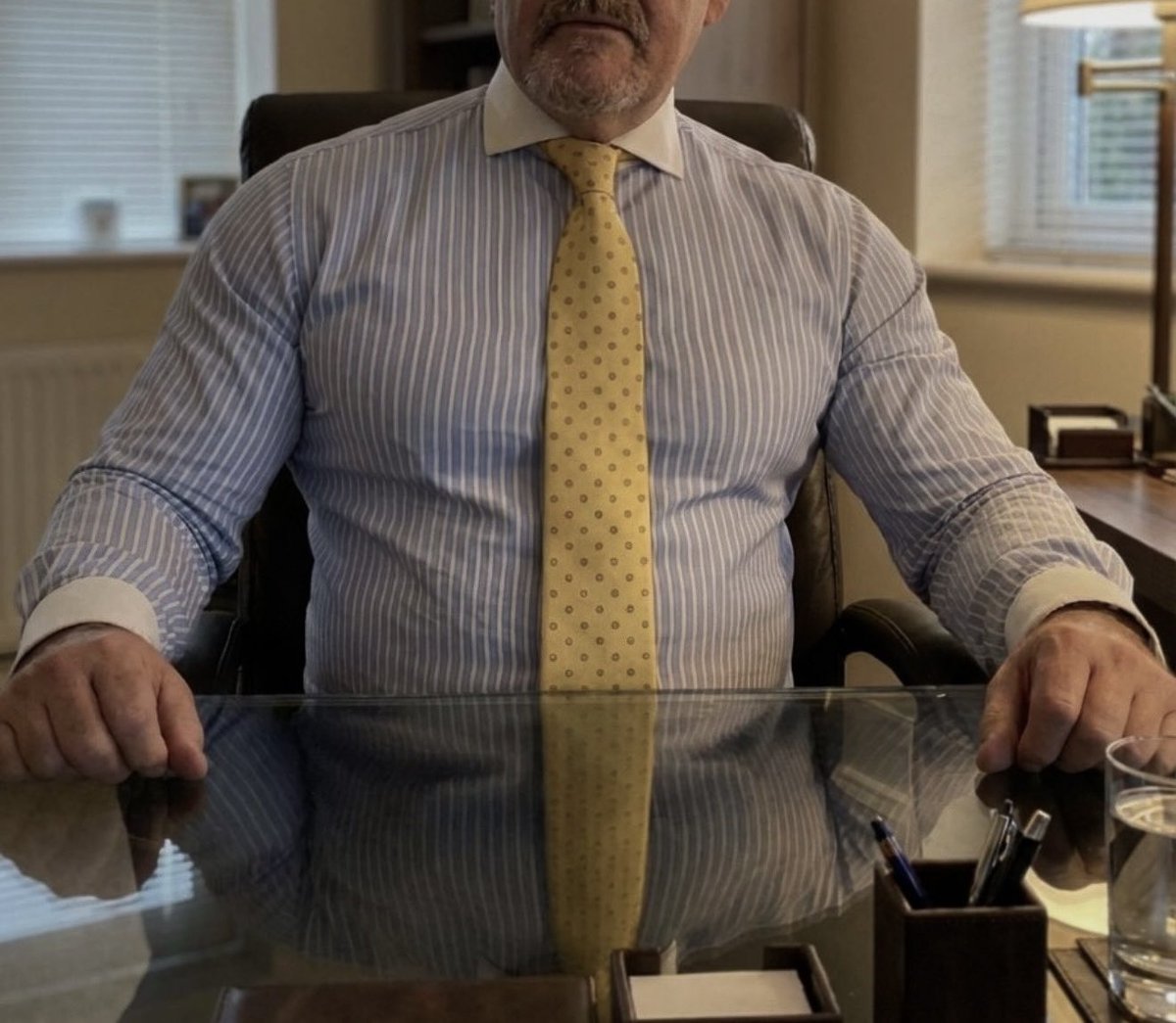 Suited Dad tweet media