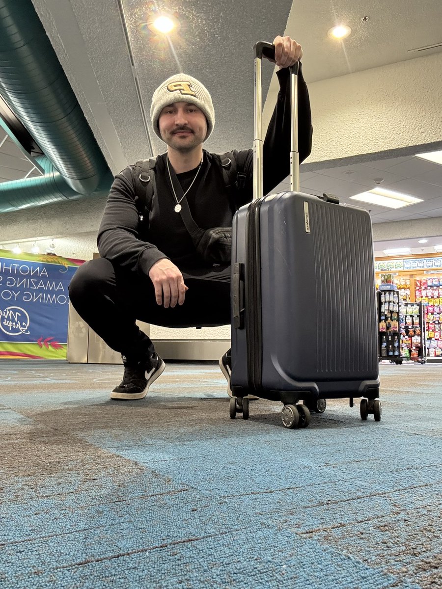 James🔻 tweet media