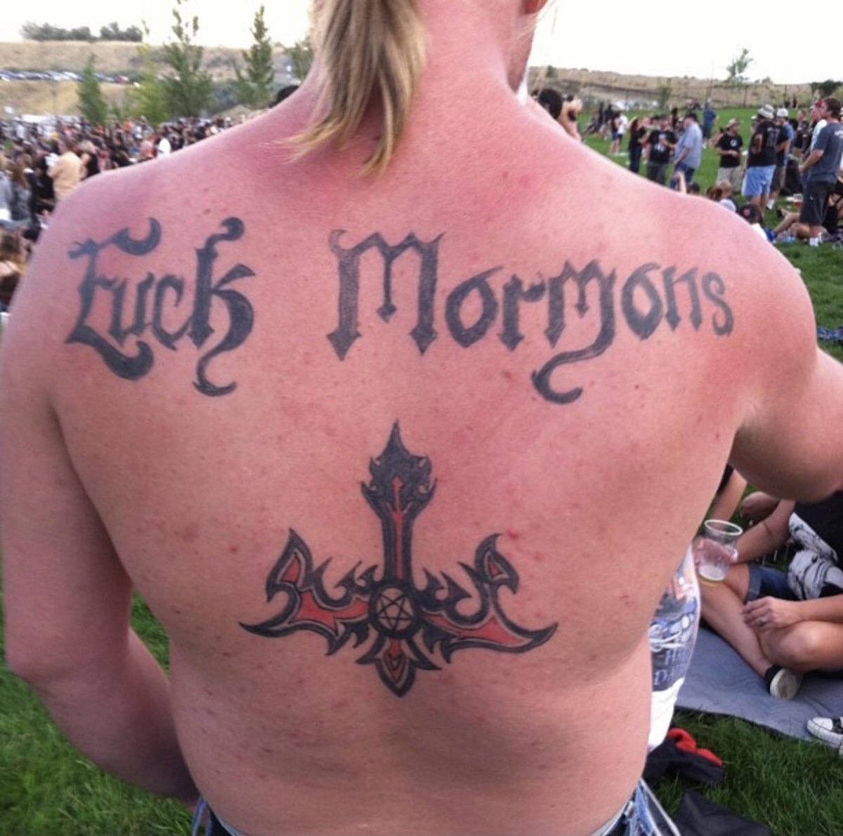 Chuck Bass tweet media