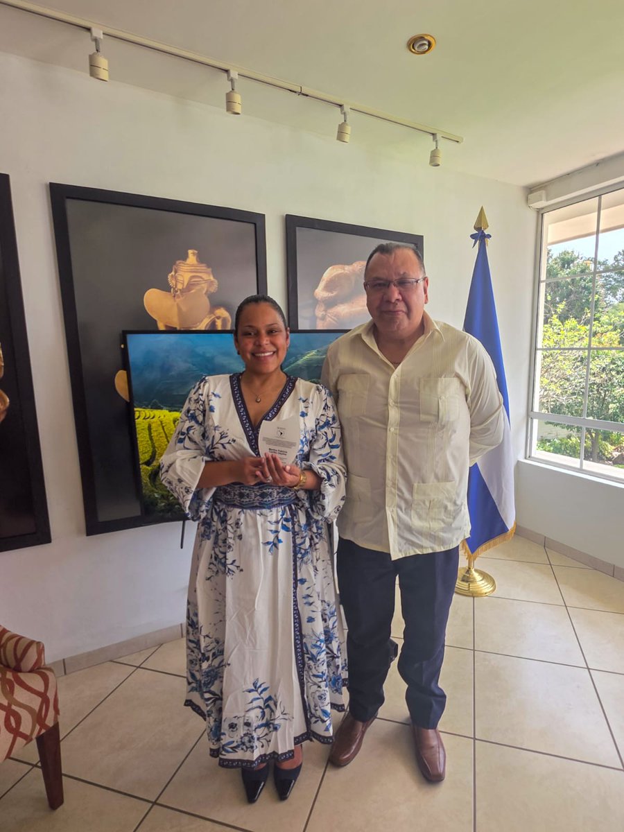 Embajada de Colombia en El Salvador tweet media