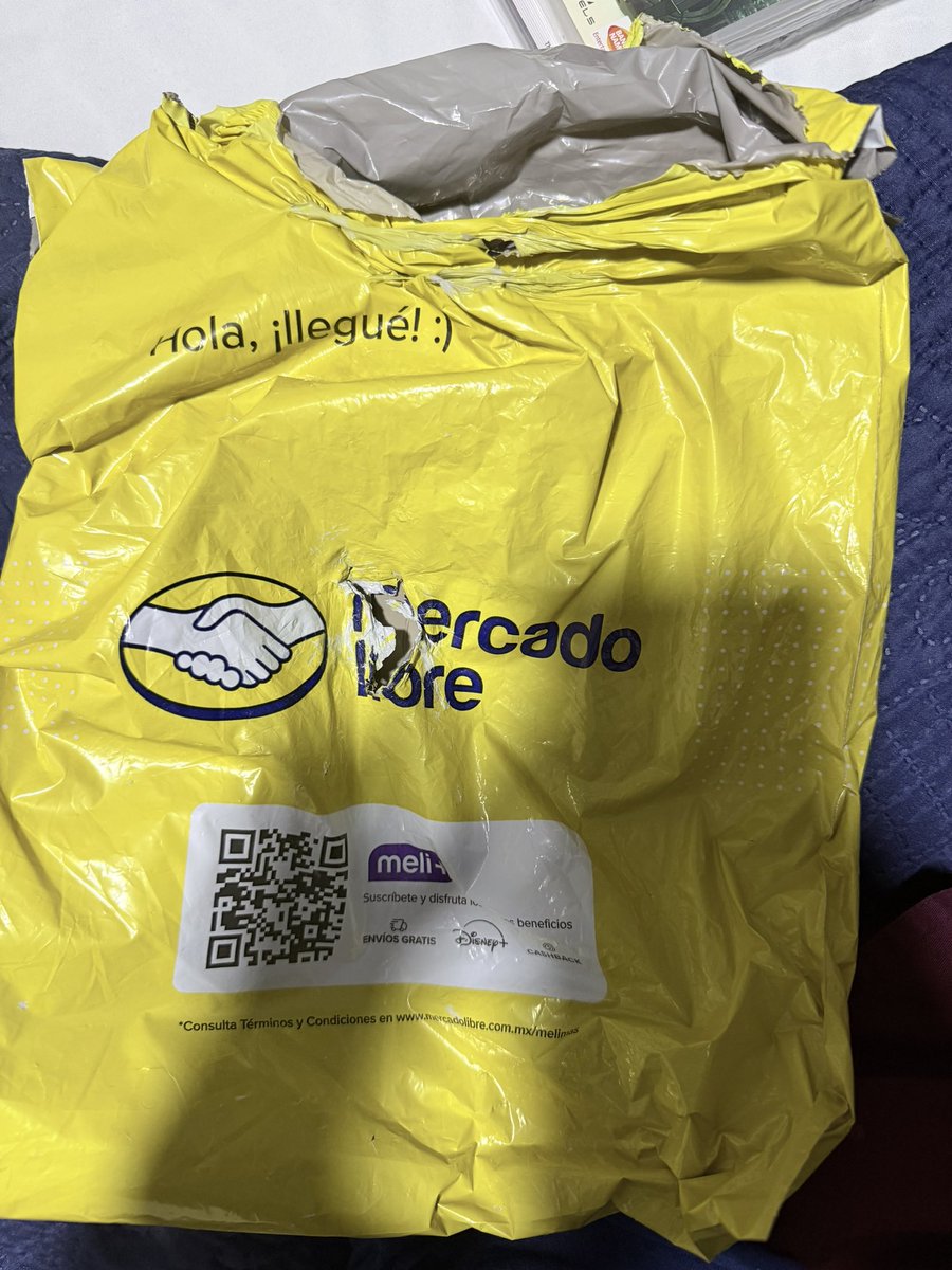 diegoalemtz_'s tweet photo. Atención compradores:
Hace días compré dos videojuegos para la switch, el producto llegó abierto desde el momento de la entrega. Mucho cuidado, porque Mercado Libre se deslinda completamente y afirma que en estos casos no aplica la garantía de compra.
@Mercadolibre 
@Profeco 
(+) https://t.co/ZWz7j97ZbJ