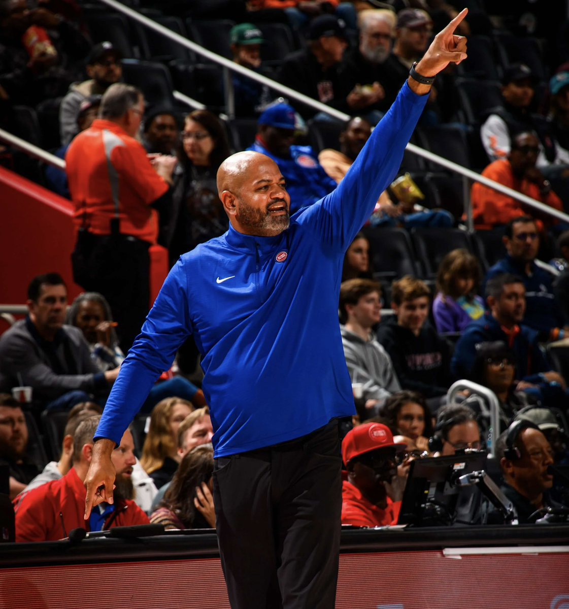 𝔗𝔥𝔢 𝔇𝔢𝔱𝔯𝔬𝔦𝔱 𝔗𝔦𝔪𝔢𝔰 📰 tweet media