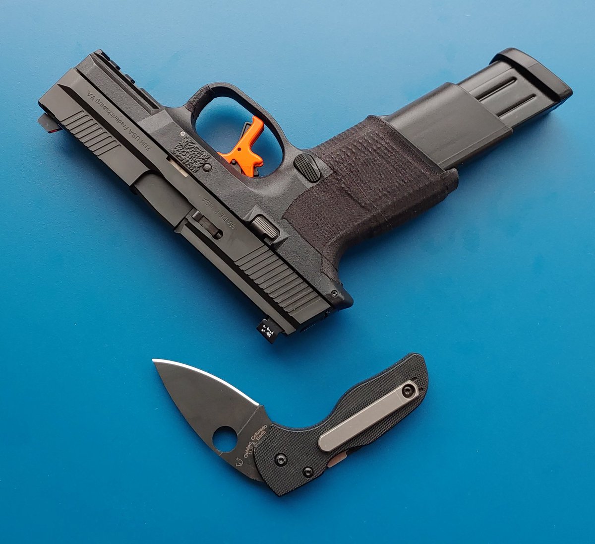 nomad_host_ tweet media