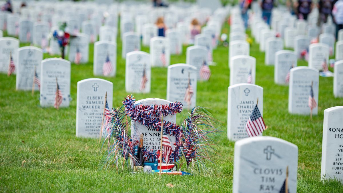 snopes.com tweet media