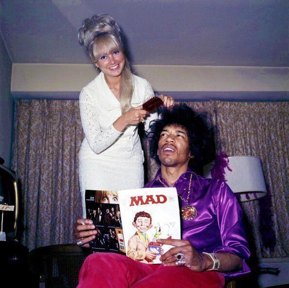 crockpics's tweet photo. Jimi Hendrix reading Mad magazine while getting his hair done, 1968 https://t.co/JSdFEZP1uN