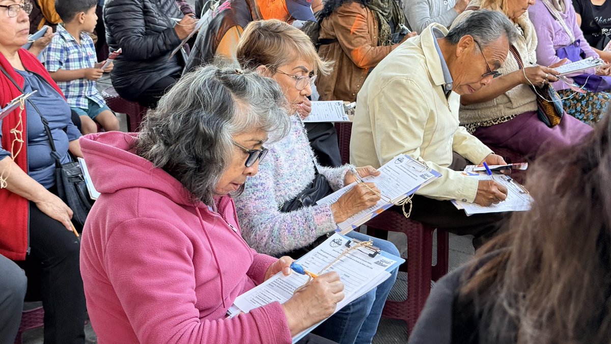 MarthaAvilaCDMX's tweet image. Este ejercicio permite recoger de primera mano lo que se vive en cada colonia, para que las decisiones públicas partan de la realidad del territorio y de la voz de su gente
#PorIztapalapaSiempre #PGD