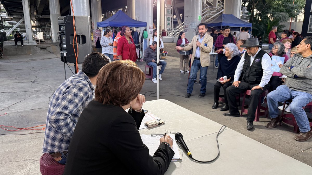 MarthaAvilaCDMX's tweet image. Este ejercicio permite recoger de primera mano lo que se vive en cada colonia, para que las decisiones públicas partan de la realidad del territorio y de la voz de su gente
#PorIztapalapaSiempre #PGD