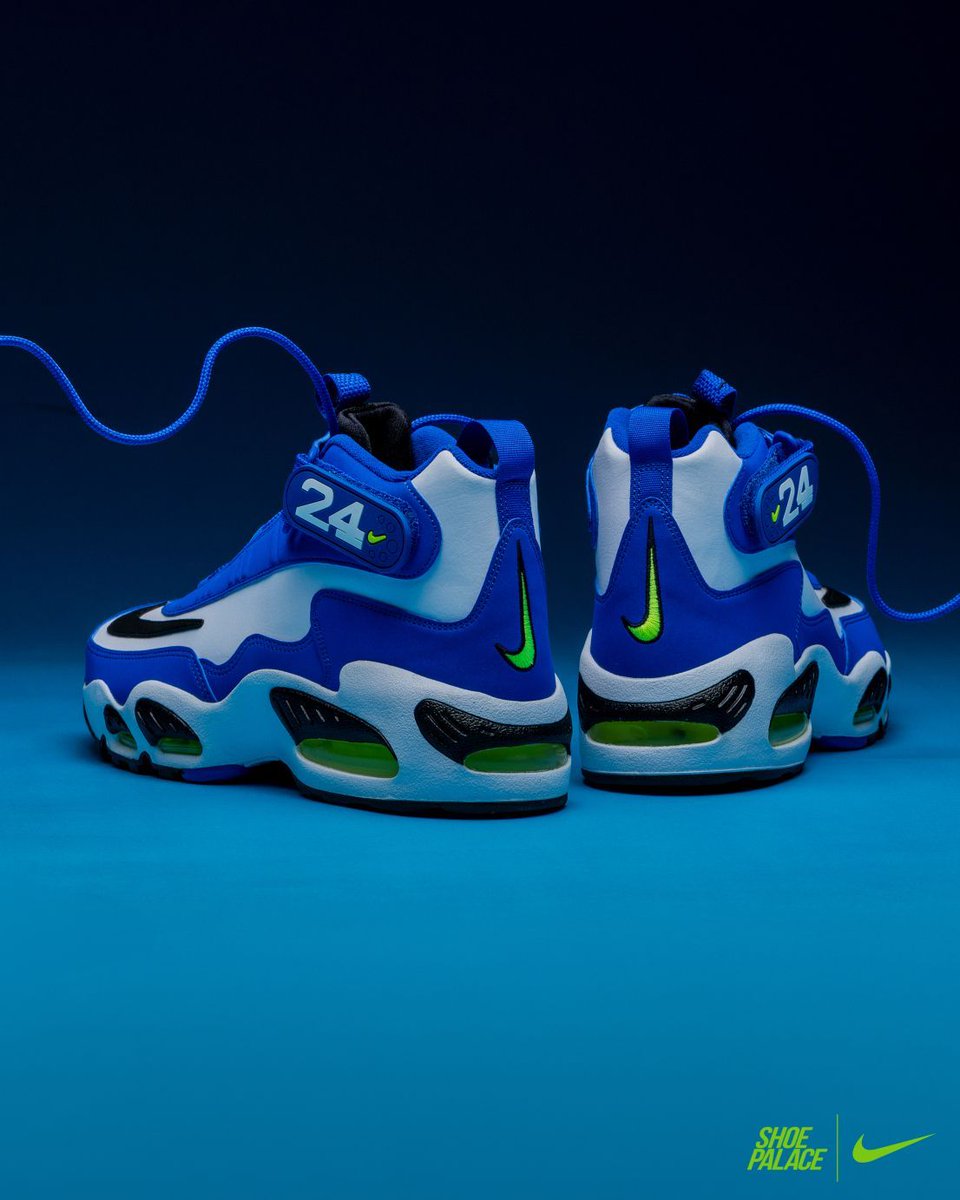 JustFreshKicks tweet media