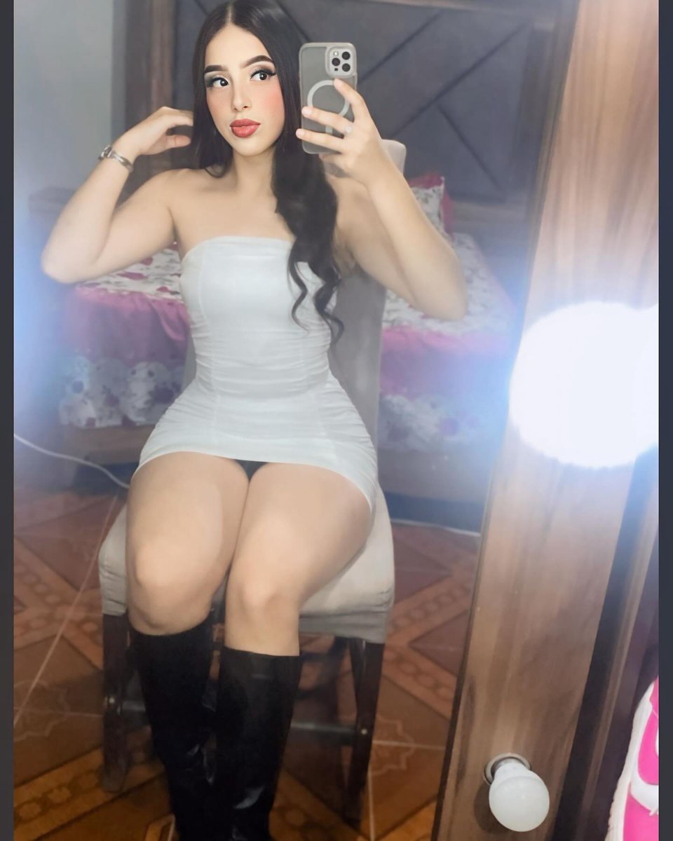DrChambritas's tweet photo. A quien le gustan las morras buchonas?
Minifaldas y vestidos cortos luciendo sus hermosas piernotas 🔥🔥🔥🔥🔥
#teen #morritas #buchonas #piernassensuales #nalgonas https://t.co/syY1qHjHK4