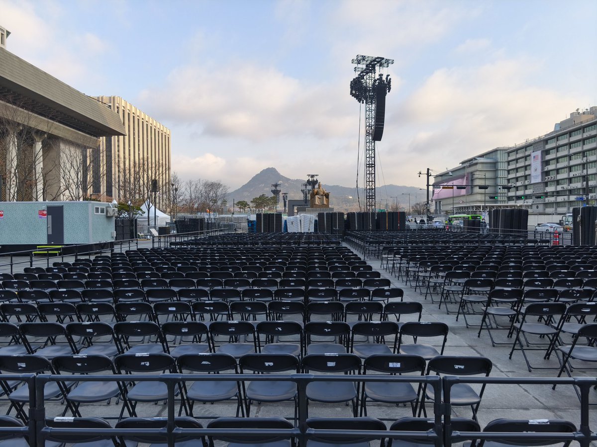 Raphael Rashid tweet media