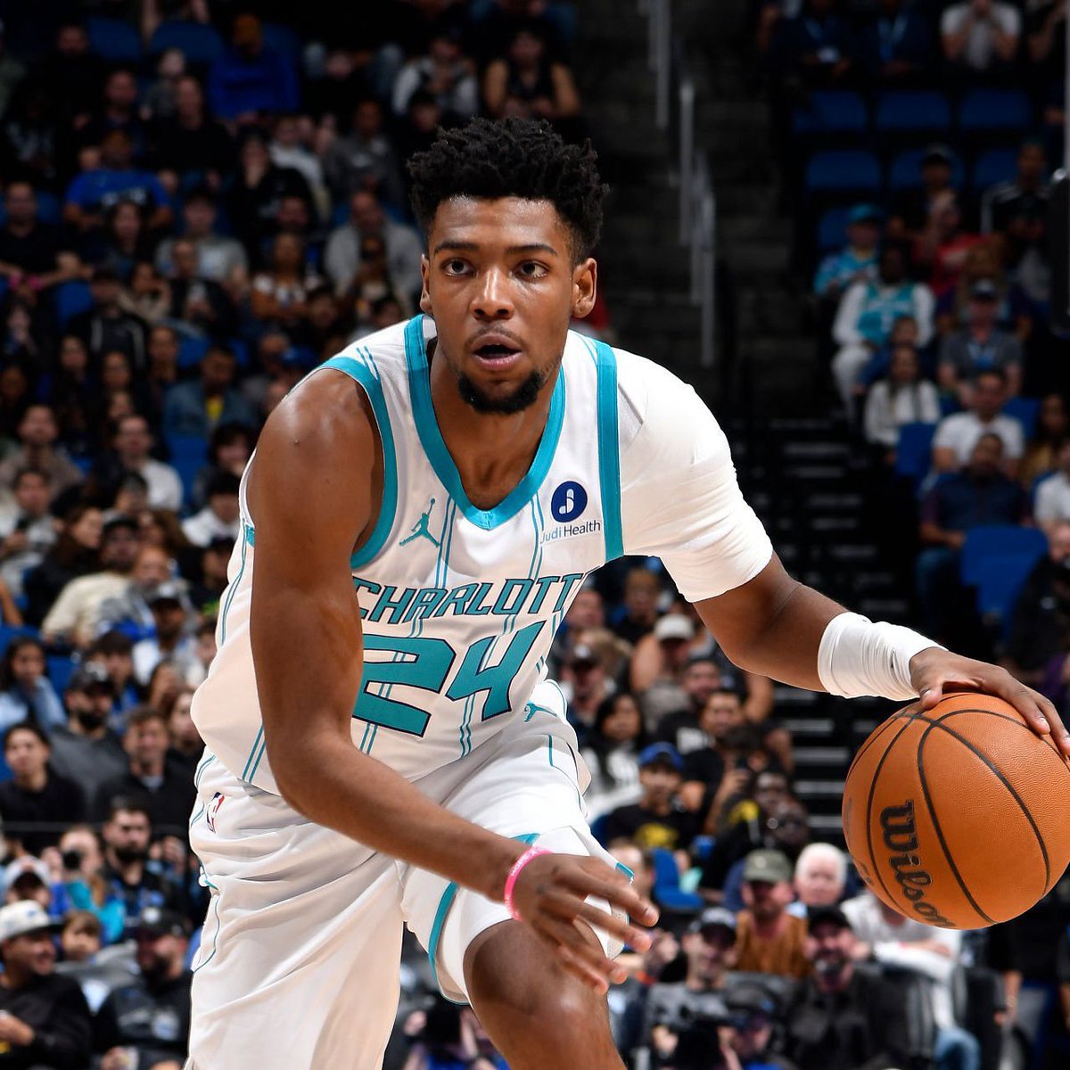 NBA Retweet tweet media