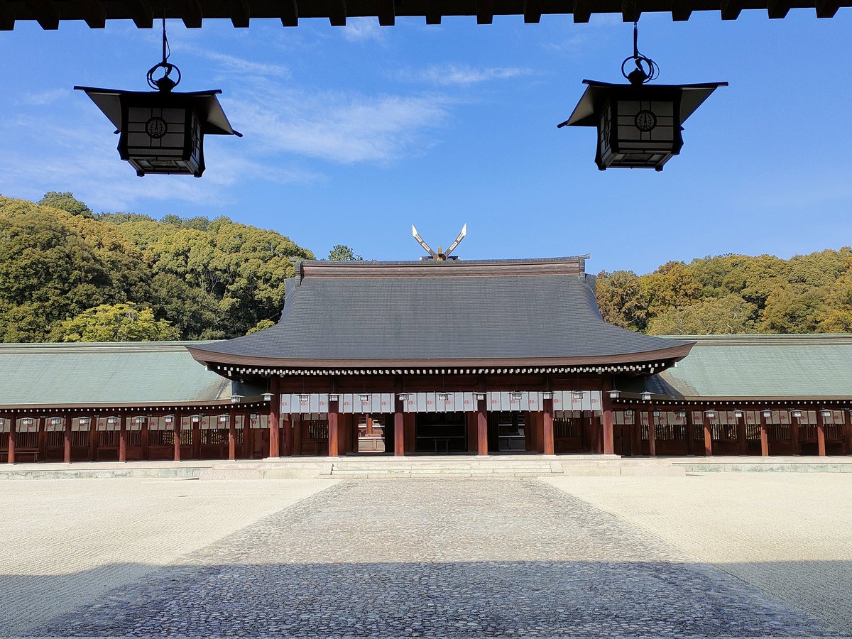 walescake's tweet photo. おはようございます。

昨日は新月、そして今日は春分の日と佳き区切りの日。宮崎でもたくさん参拝しましたが、今朝は 橿原神宮 へ⛩️
宮崎市とうちの市が姉妹都市なのは、物産展などで以前から知ってたけど、神武天皇 繋がりだったと今頃知る💦

皆様にとっての佳き1日を✨

#宮崎神宮
#橿原神宮 https://t.co/YCSFsTMjcq